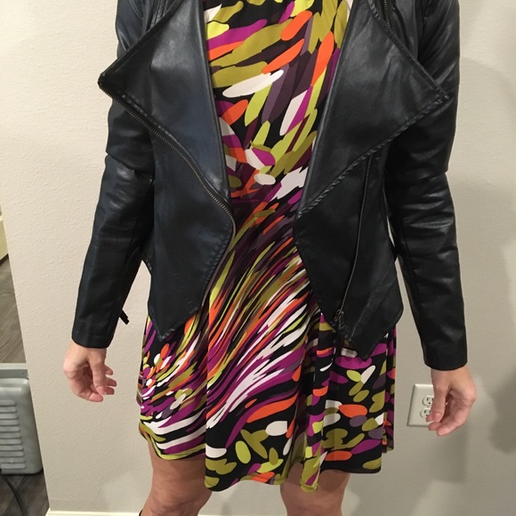 Women’s dress - Picture 4 of 5